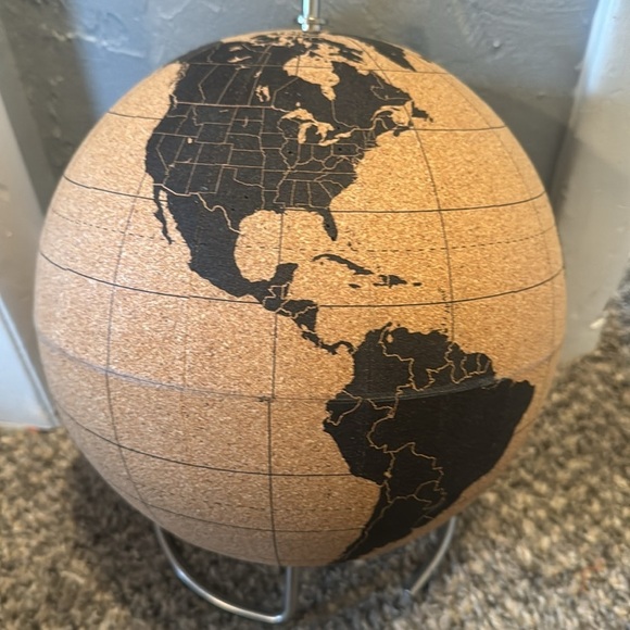 Cork Globe 📌 Pins NOT included - Picture 2 of 3